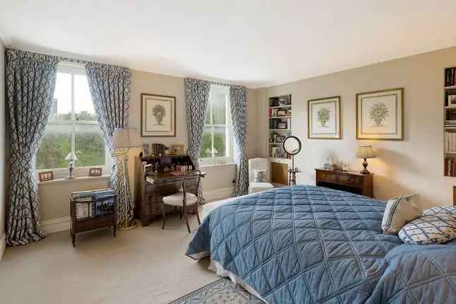 Flat for sale in Sloane Street, London SW1X