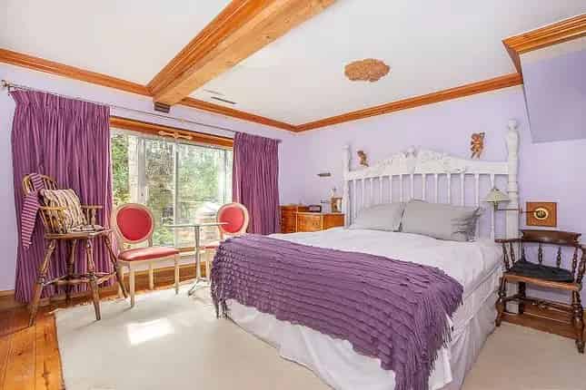Detached House Kingston Upon Thames Large Outbuilding Ample Parking
