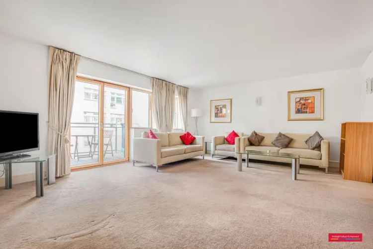 Spacious 2 Double Bedroom Luxury Apartment with Balcony and Parking