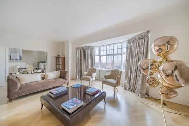 4 Bedroom Apartment for Sale in Belsize Park NW3