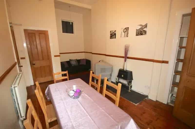 3 Bedroom Flat to Rent in Edinburgh