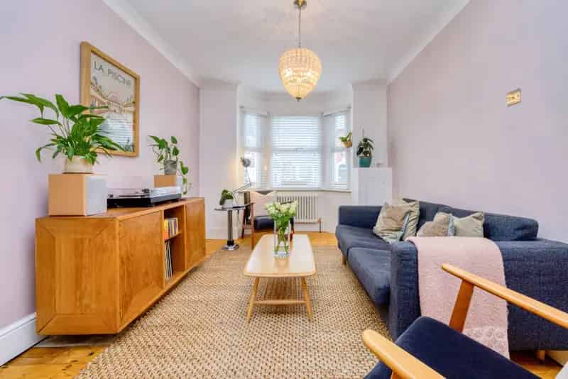 3 Bedroom End Terrace House To Rent