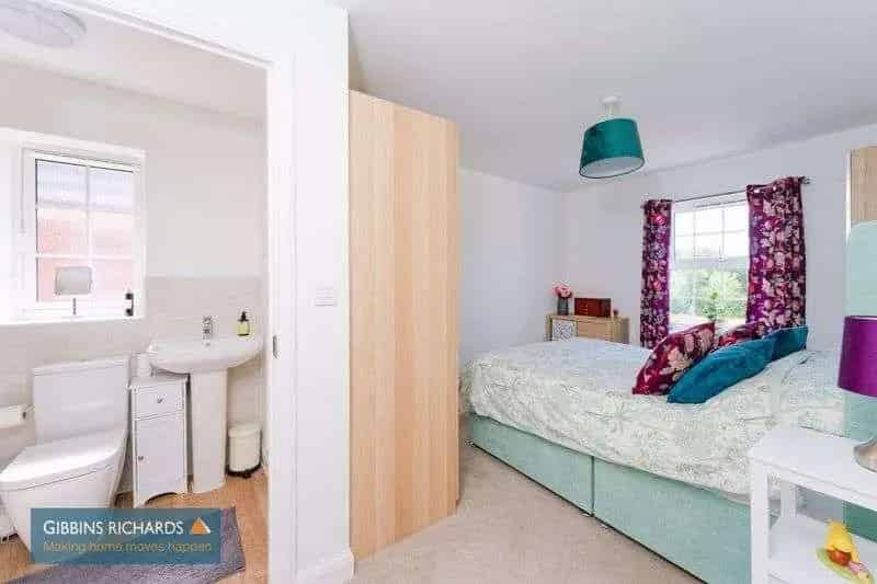 4 Bed Detached House for Sale