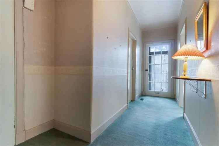 4 Bed Detached Bungalow with Sea Views and Garage