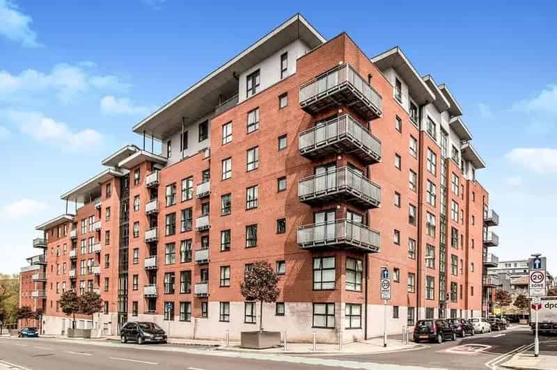 2 Bedroom Furnished Apartment Manchester City Centre Near Victoria Station