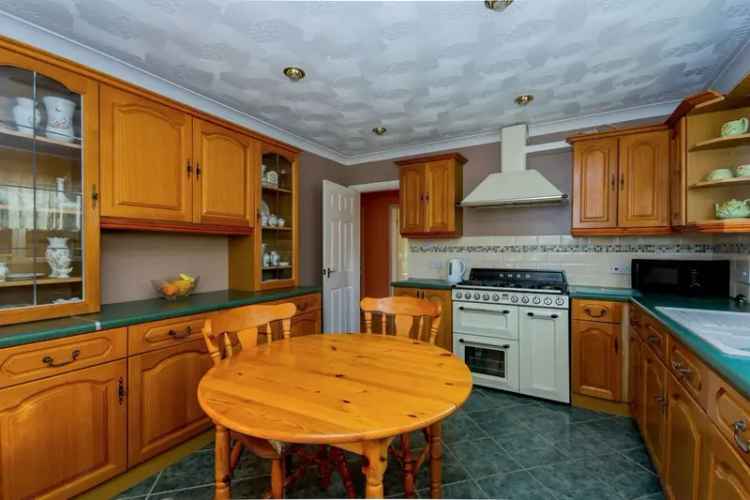 Spacious Four Bedroom Dorma Bungalow with Large Garage and Garden