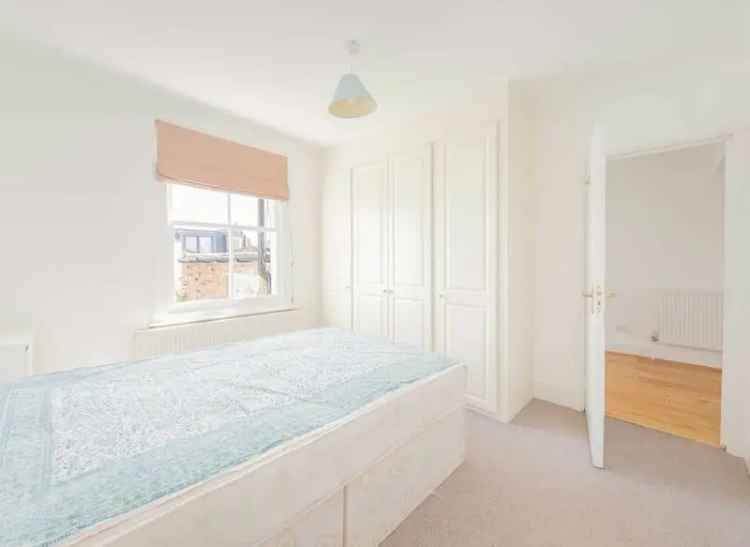 Two Bedroom Flat Abundant Light Near Goldhawk Road