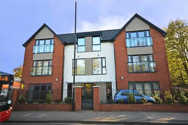 2 Bedroom Apartment to Rent in Shirley