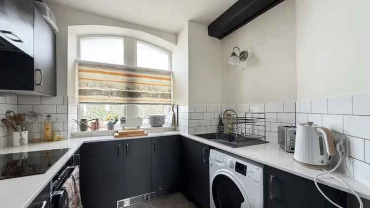 2 Bedroom Grade II Listed Apartment For Sale Westbury Wiltshire