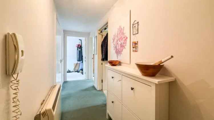 2 Bedroom Flat Available April 27th