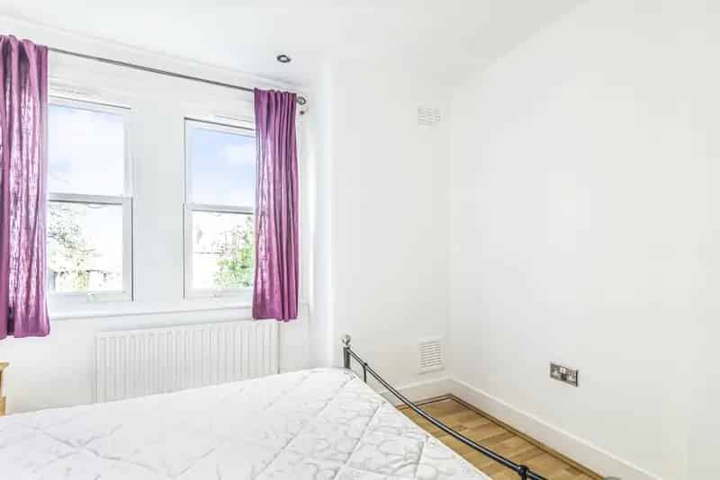 One Bedroom Split Level Apartment for Rent