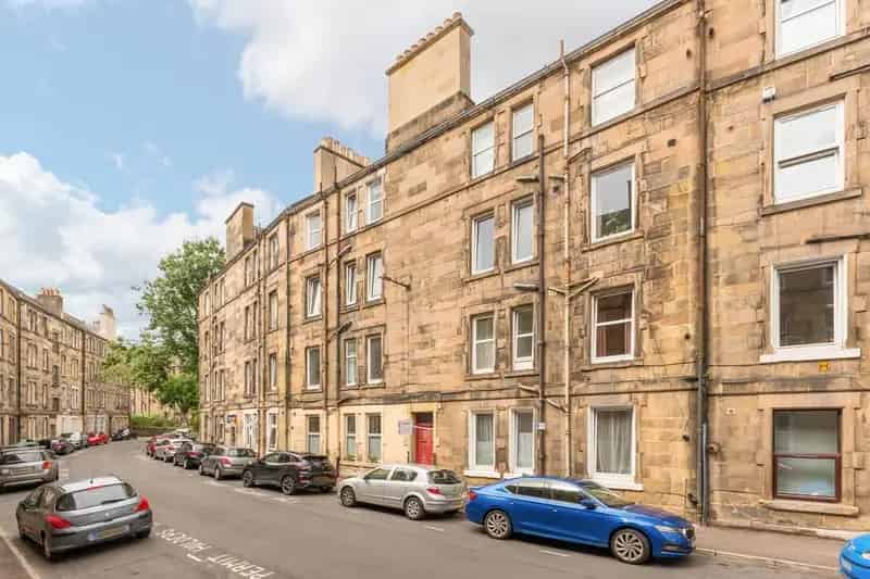 1 Bedroom Flat for Sale in Edinburgh