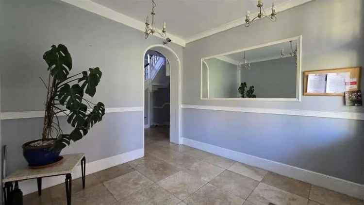 3 bed flat for sale