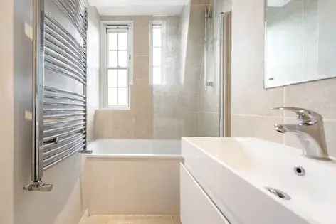 2 Bedroom Flat near South Kensington Station