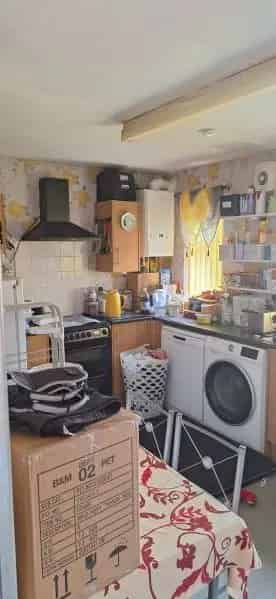 3 Bed House with Driveway and Large Gardens Near Schools