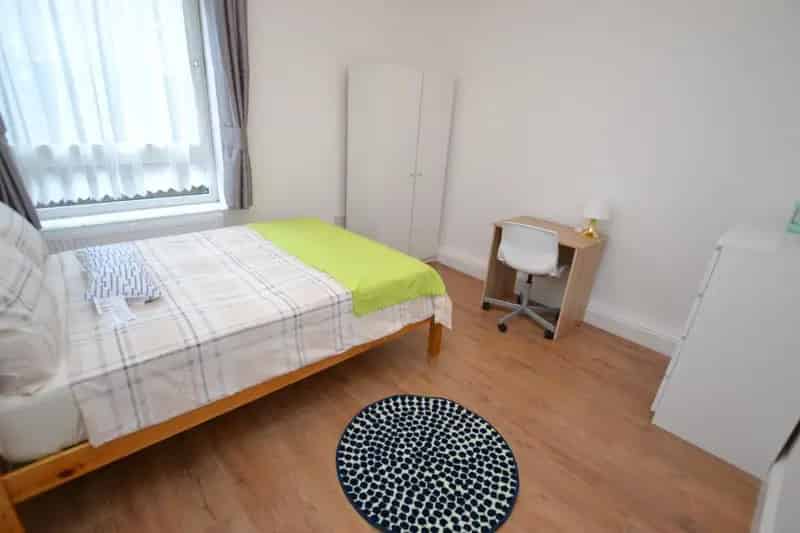 1 Bedroom Flat Share Bromley By Bow - Close to Tube