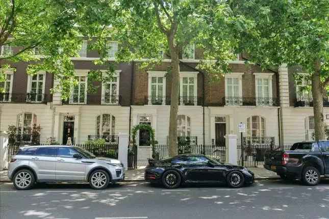 Terraced House for Sale in Thurloe Place South Kensington SW7