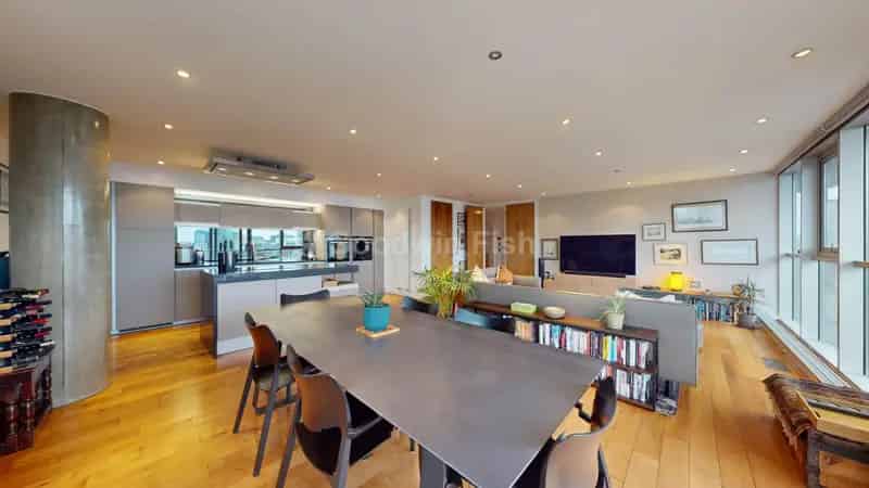 2 Bedroom Apartment Manchester Riverside