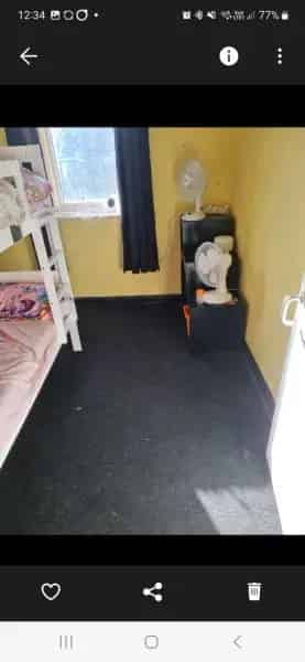 3 Bed House with Driveway and Garden