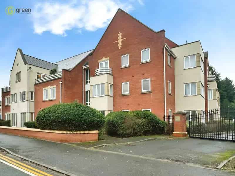 2 Bedroom Apartment for Sale Near Station Road Train Station