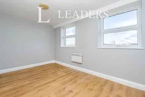 2 Bed 24m² Southampton Apartment Near City Centre and Hospital