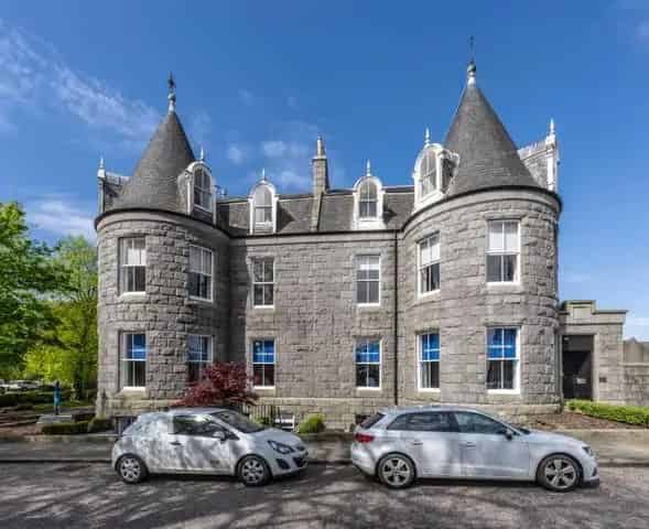 Granite and Slate Office Suite with Private Parking