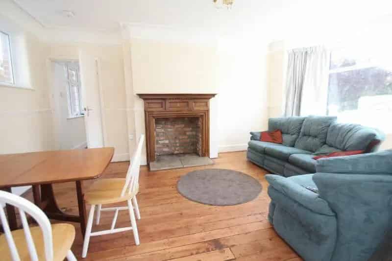 5 Bedroom Detached Student House Near Bournemouth University