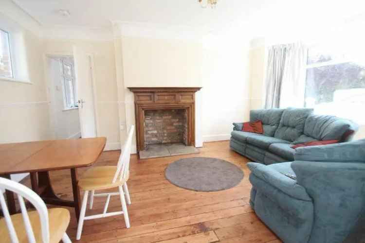 5 Bedroom Detached Student House Near Bournemouth University