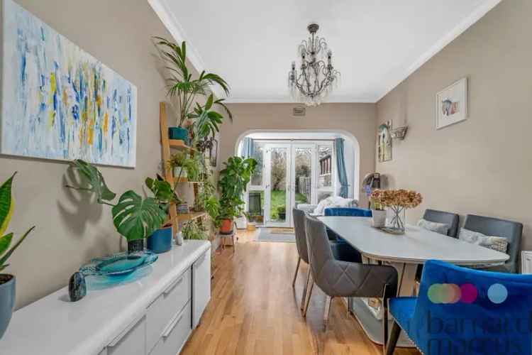 4 Bedroom Family Home with Private Drive and Garden
