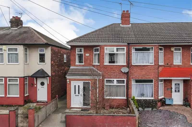 2 Bedroom End Terrace House for Sale