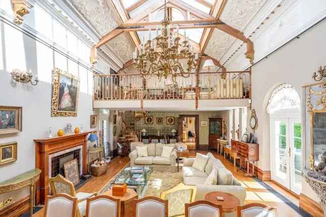 5 Bedroom House for Sale in Henry Tate Mews Streatham