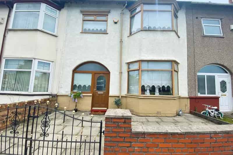 4 Bedroom House with 4 En-Suite Bathrooms and 3 Reception Rooms