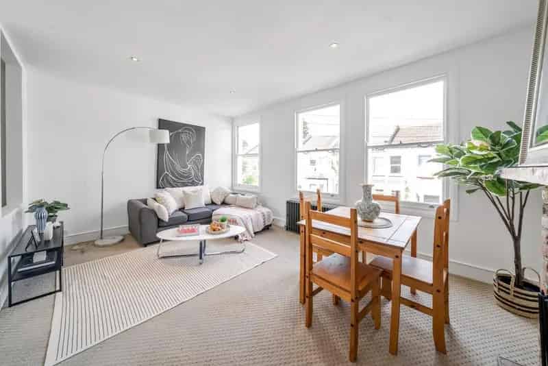 Three Bedroom Flat near Brixton Clapham