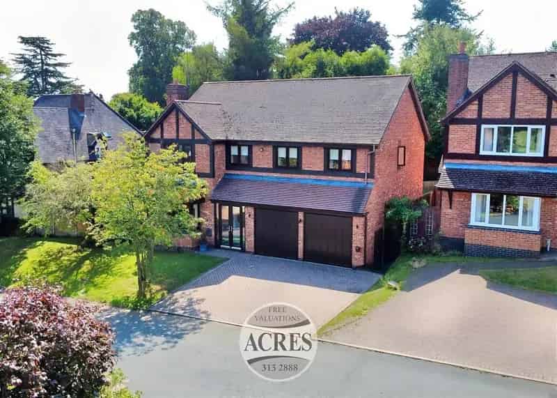 5 Bedroom Detached House for Sale in Sutton Coldfield