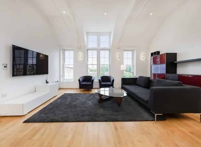 Modern 2-Bed School Conversion Apartment