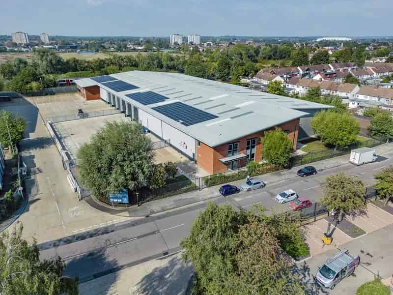 Highly Specified Warehouse Unit Enfield - 7m Height 3 Loading Doors