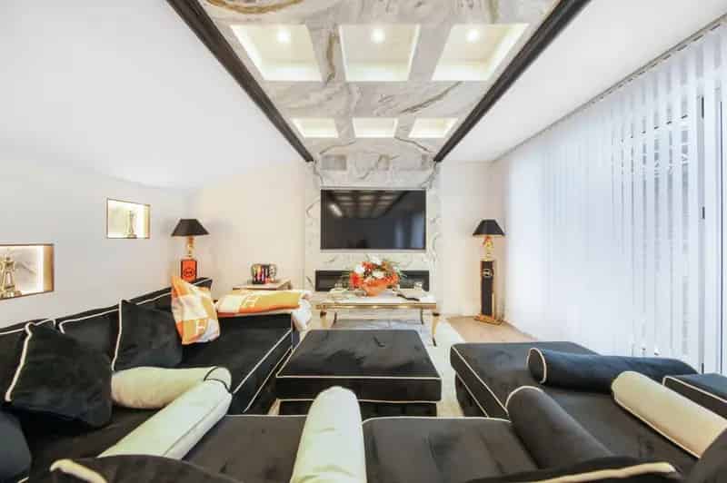 3 Bedroom Mews House for Sale in Knightsbridge