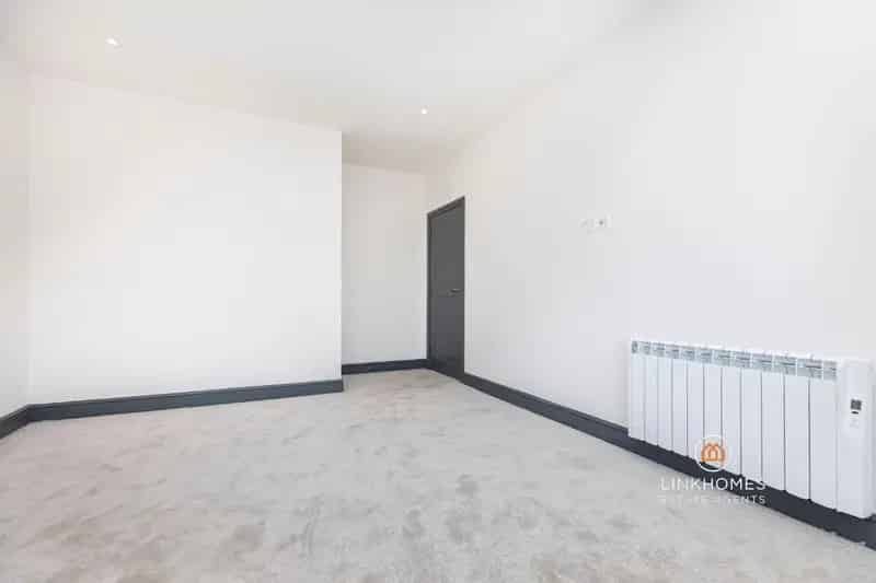 2 Bed Apartment for Sale in Charminster Bournemouth
