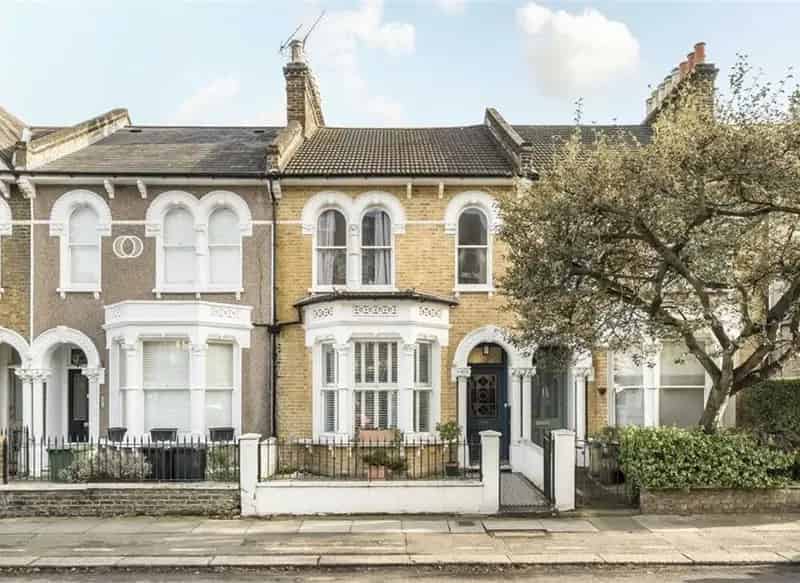 Tastefully Modernised Five Bedroom House With Large Private Garden