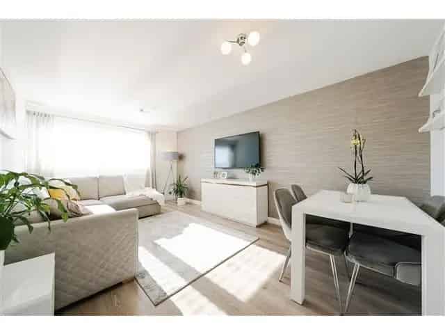 2 Bedroom Flat for Sale Rutherglen