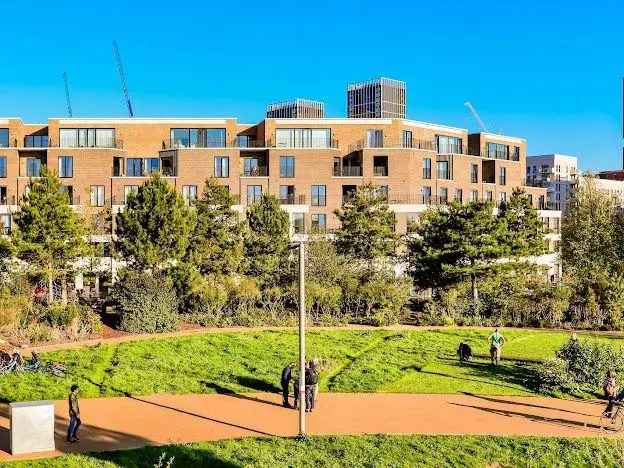 3 Bedroom Luxury Apartment Near Olympic Park