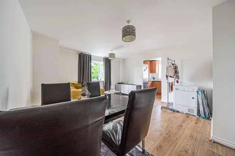 2 Bed Flat for Sale - First Floor Apartment