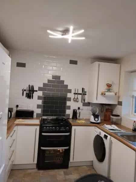 2 Bed End Terrace House Near Good Schools and Transport Links