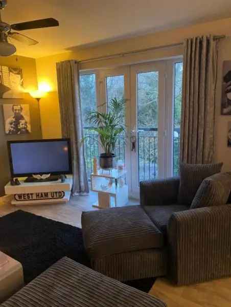 Flat For Rent in Tendring, England