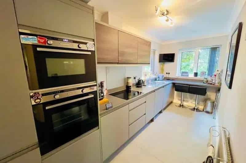 2 Bedroom Flat for Sale in Beckenham