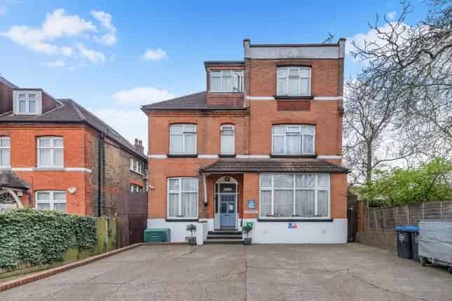 99 Bed Hostel For Sale London NW2 - High Revenue Potential