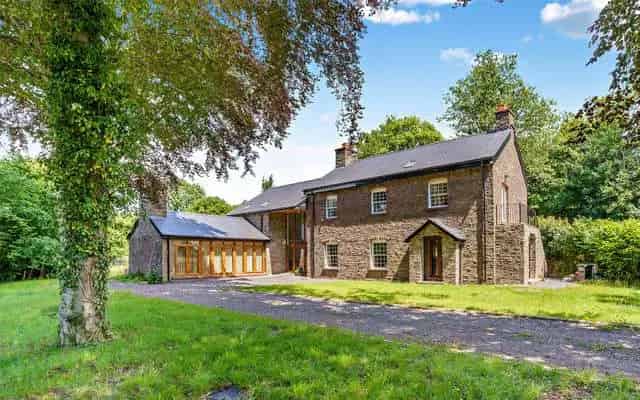 Luxury 8-Bedroom Home in Brecon Beacons National Park