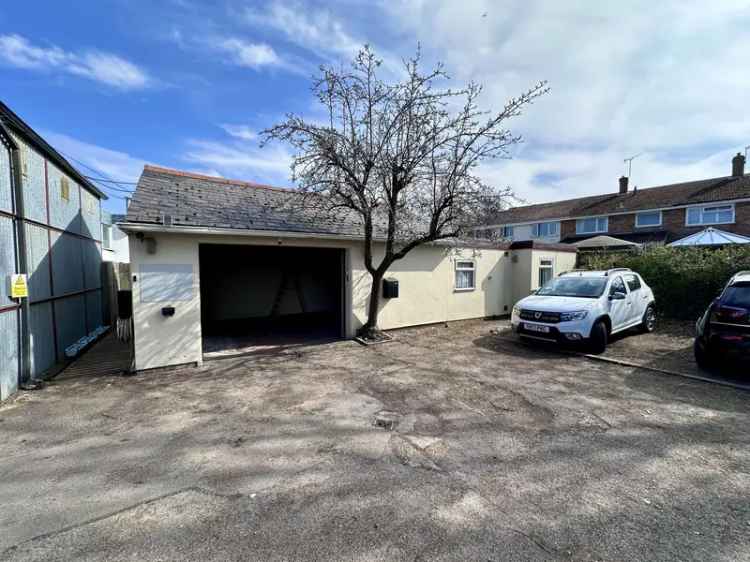 Self Contained Workshop 700 sq ft Aylesbury Town Centre