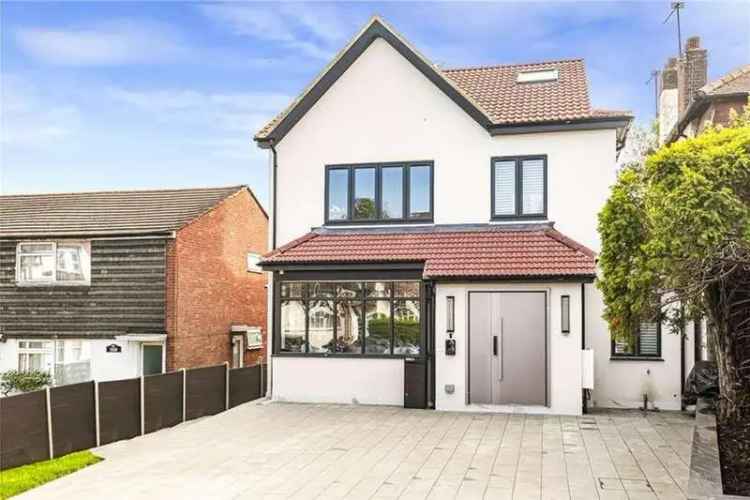 4 Bedroom House for Sale in Barnet