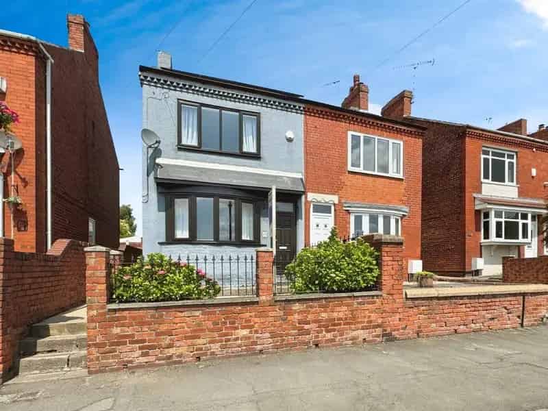 3 Bedroom Semi Detached House Kiveton Park South Yorkshire